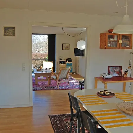 Feriehus Holiday P. Lundsvej 098623 *